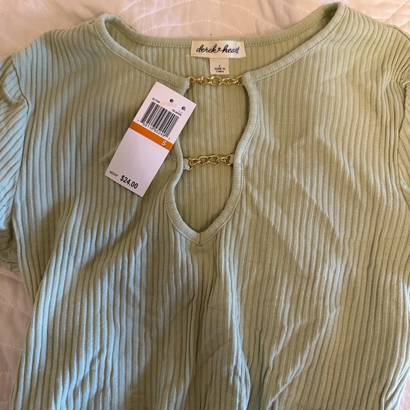 Green top - Picture 2 of 2